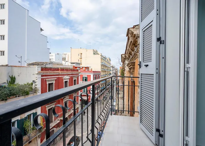 Casa Di Carly - Large Cozy Retreat In Center Apartment