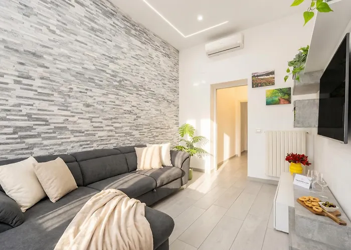 Apartment Casa Di Carly - Large Cozy Retreat In Center