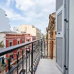 Casa Di Carly - Large Cozy Retreat In Center Apartament