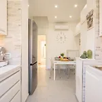 Casa Di Carly - Large Cozy Retreat In Center Апартаменти Барі