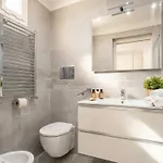 Апартаменти Casa Di Carly - Large Cozy Retreat In Center *