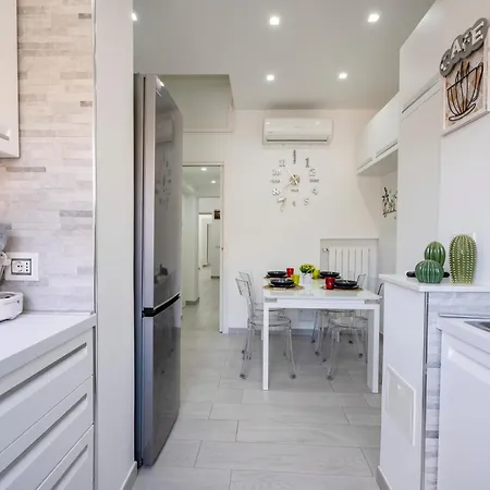 Casa Di Carly - Large Cozy Retreat In Center Apartment