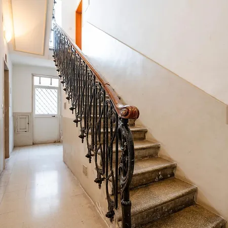 Casa Di Carly - Large Cozy Retreat In Center