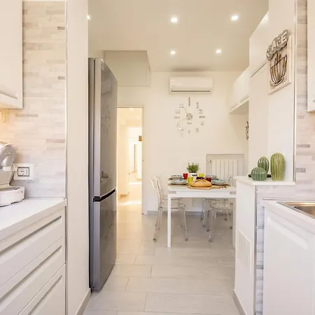 Casa Di Carly - Large Cozy Retreat In Center Apartament Bari